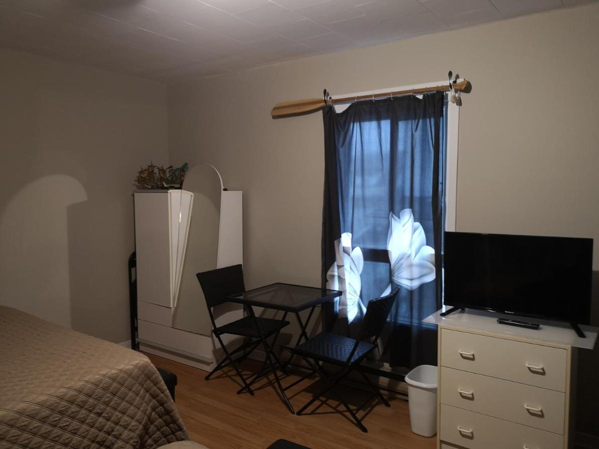 Les Soins De Vicky Hotel Lac-Megantic Ngoại thất bức ảnh